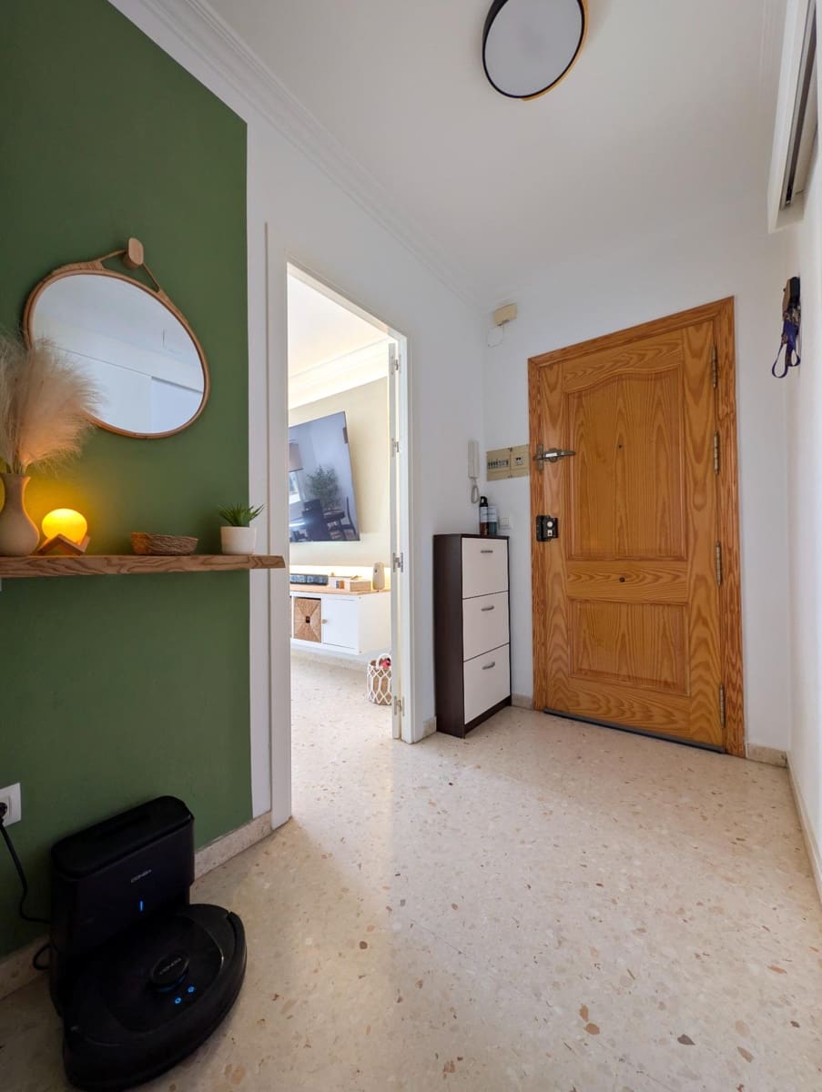 2 soveværelse Lejlighed til salg i Sanlucar la Mayor - € 135.000 (Ref: 10033994)