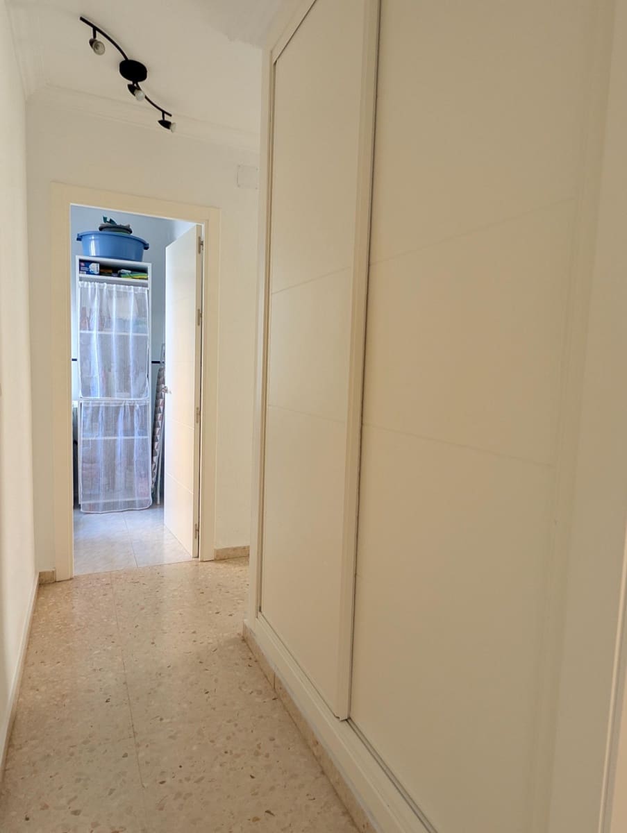 2 soveværelse Lejlighed til salg i Sanlucar la Mayor - € 135.000 (Ref: 10033994)