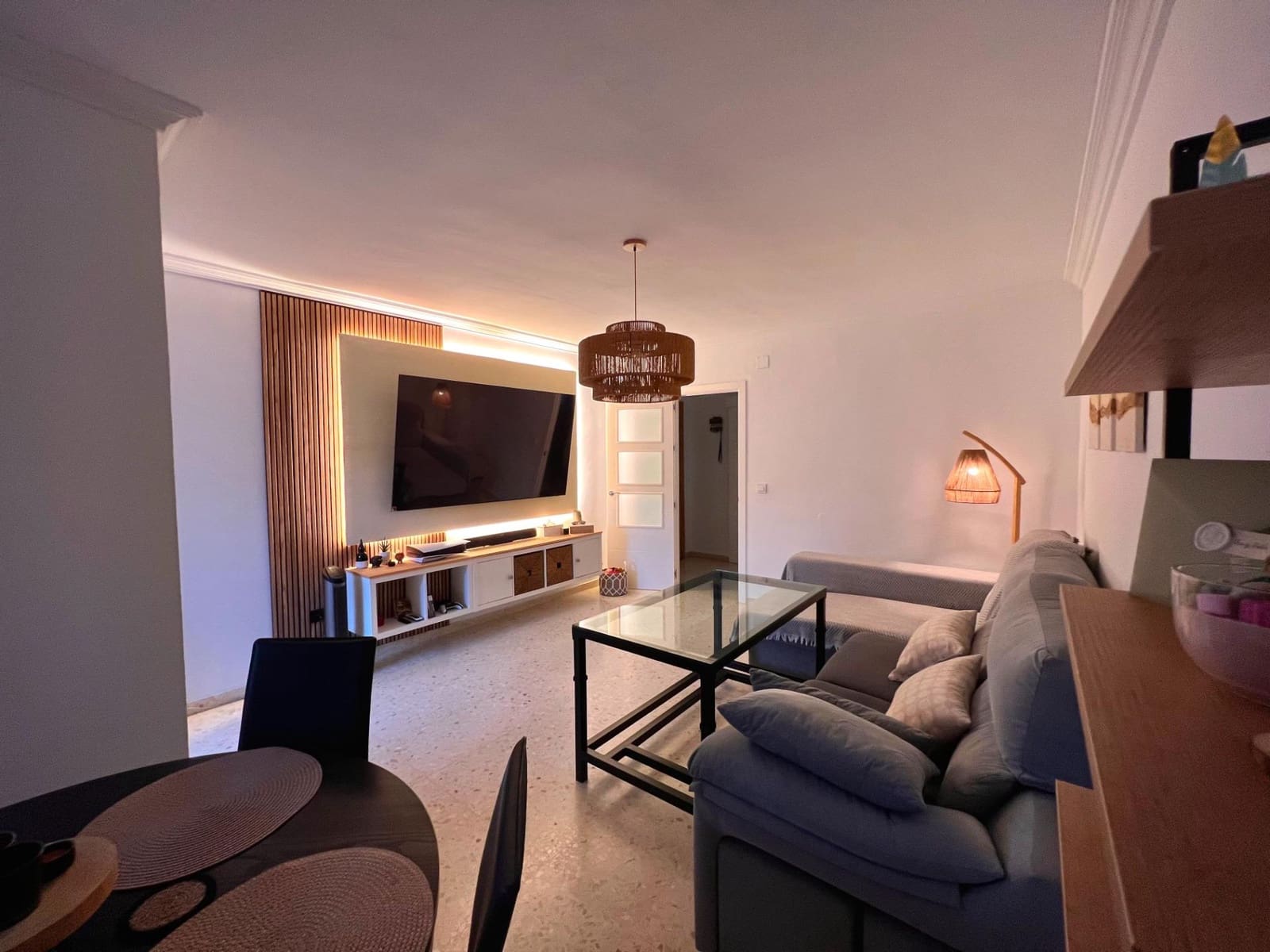 2 soveværelse Lejlighed til salg i Sanlucar la Mayor - € 135.000 (Ref: 10033994)