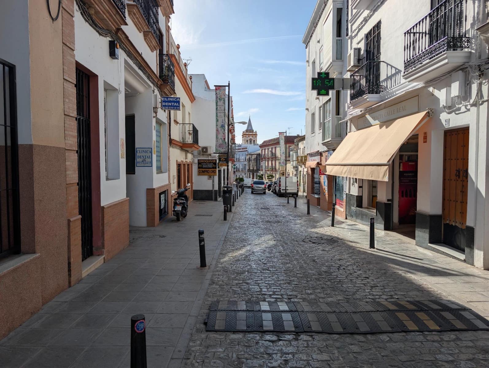 2 soveværelse Lejlighed til salg i Sanlucar la Mayor - € 135.000 (Ref: 10033994)