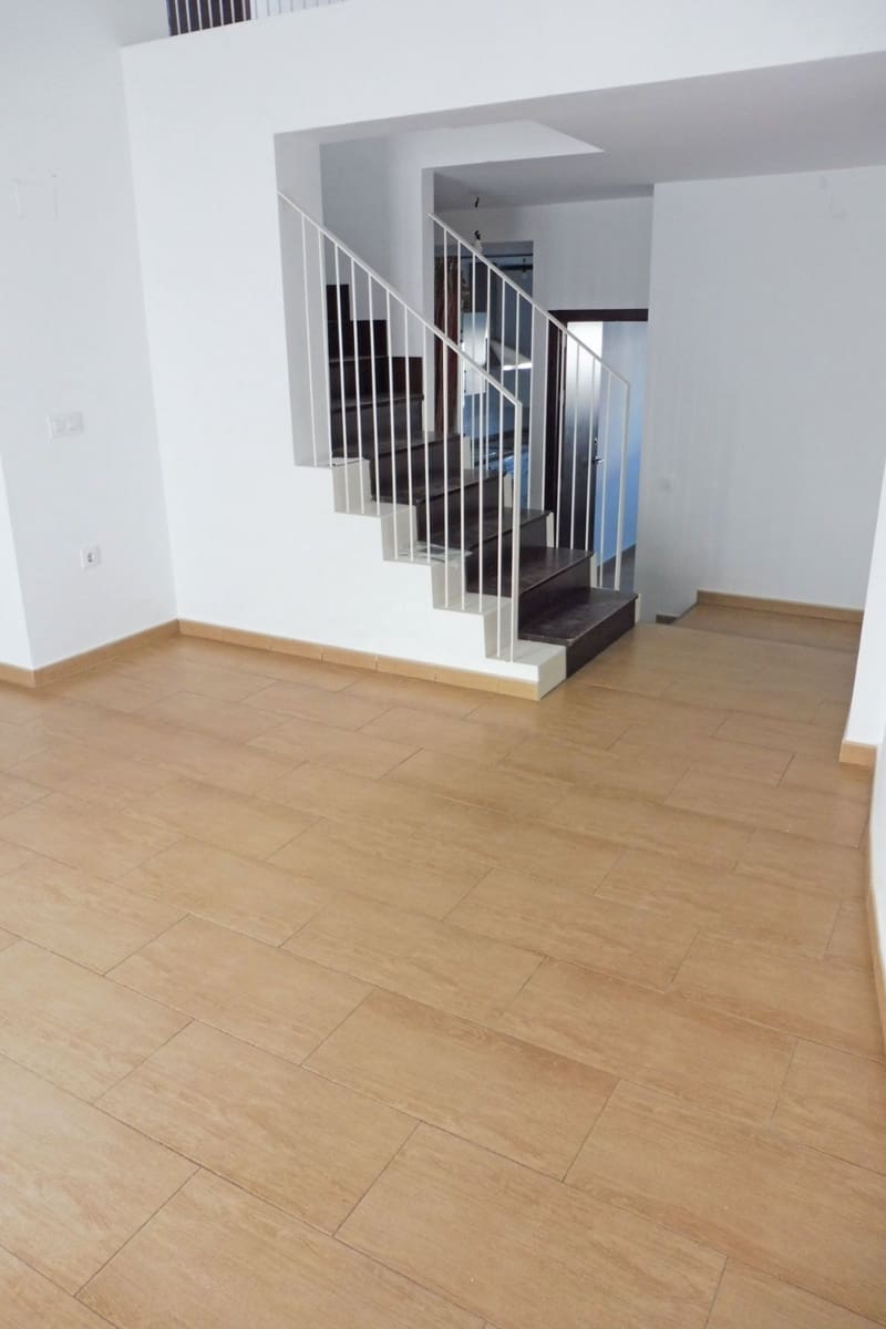 3 soverom Hus til leie i Aznalcazar med garasje - € 650 (Ref: 10041155)