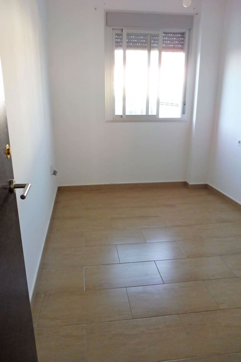 3 soverom Hus til leie i Aznalcazar med garasje - € 650 (Ref: 10041155)
