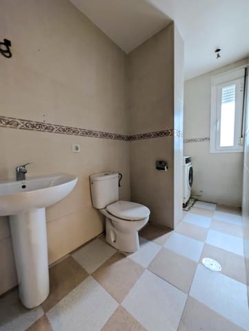 3 bedroom Townhouse for sale in Sanlúcar la Mayor with garage - € 185,000 (Ref: 10043046)