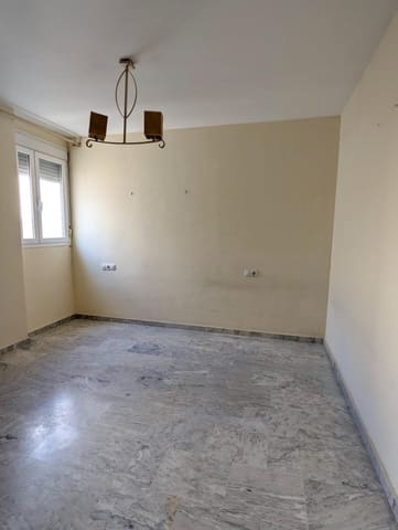 3 bedroom Townhouse for sale in Sanlúcar la Mayor with garage - € 185,000 (Ref: 10043046)