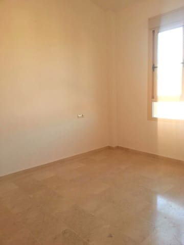 4 quarto Moradia Geminada para arrendar em Sanlúcar la Mayor com piscina garagem - 900 € (Ref: 10044835)