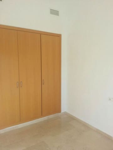 4 quarto Moradia Geminada para arrendar em Sanlúcar la Mayor com piscina garagem - 900 € (Ref: 10044835)