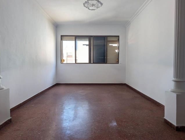 3 bedroom Flat for sale in Sanlúcar la Mayor - € 89,900 (Ref: 9897341)