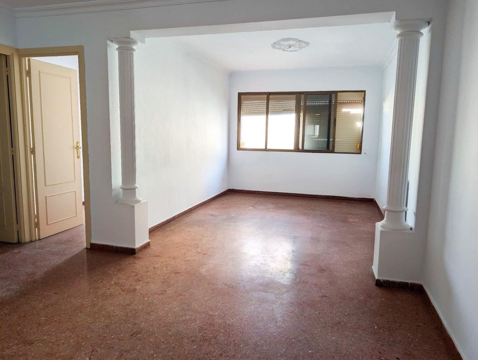 3 bedroom Flat for sale in Sanlucar la Mayor - € 89,900 (Ref: 9897341)