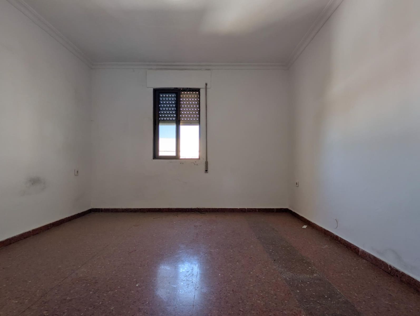 3 bedroom Flat for sale in Sanlucar la Mayor - € 89,900 (Ref: 9897341)