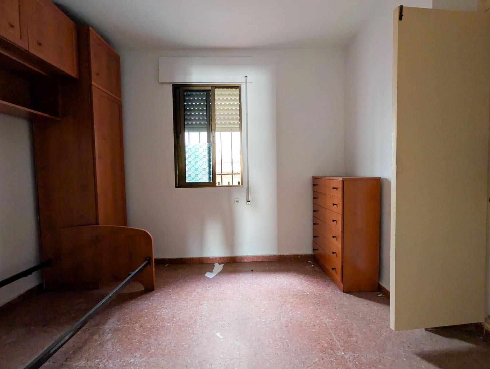 3 bedroom Flat for sale in Sanlucar la Mayor - € 89,900 (Ref: 9897341)