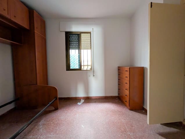 3 bedroom Flat for sale in Sanlúcar la Mayor - € 89,900 (Ref: 9897341)