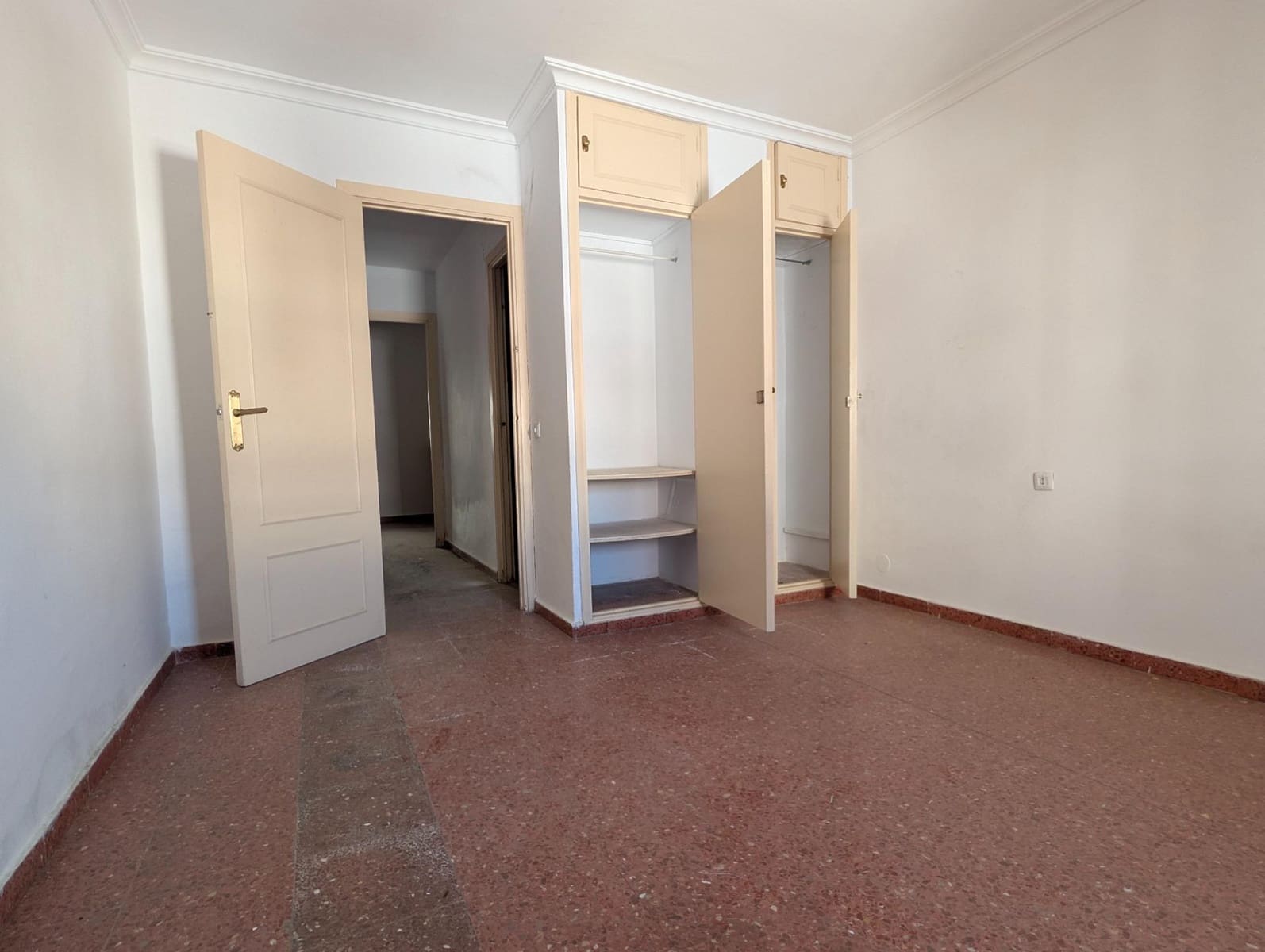 3 bedroom Flat for sale in Sanlucar la Mayor - € 89,900 (Ref: 9897341)