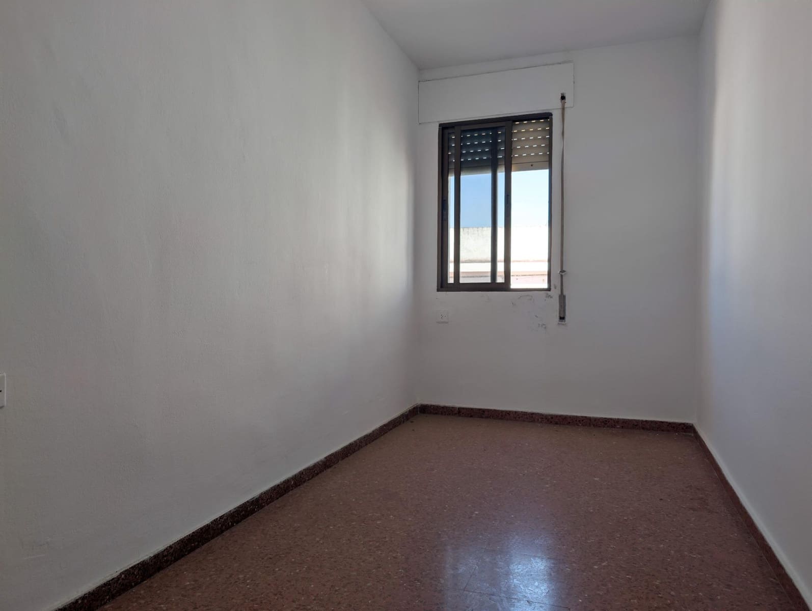 3 bedroom Flat for sale in Sanlucar la Mayor - € 89,900 (Ref: 9897341)
