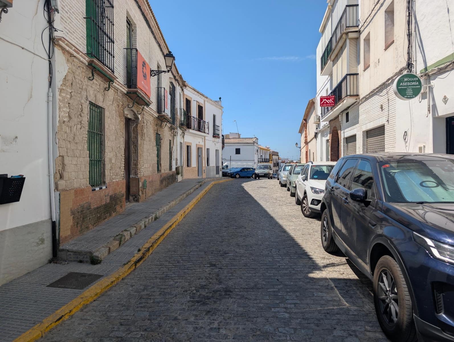 3 bedroom Flat for sale in Sanlucar la Mayor - € 89,900 (Ref: 9897341)