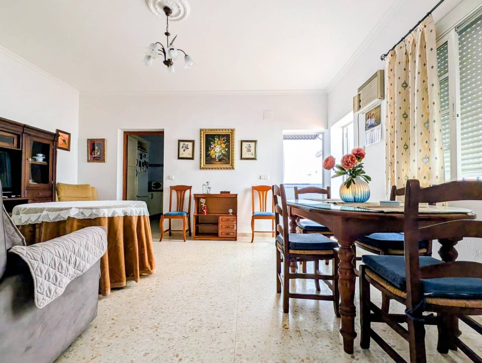3 bedroom Townhouse for sale in Sanlucar la Mayor - € 160,000 (Ref: 9897342)