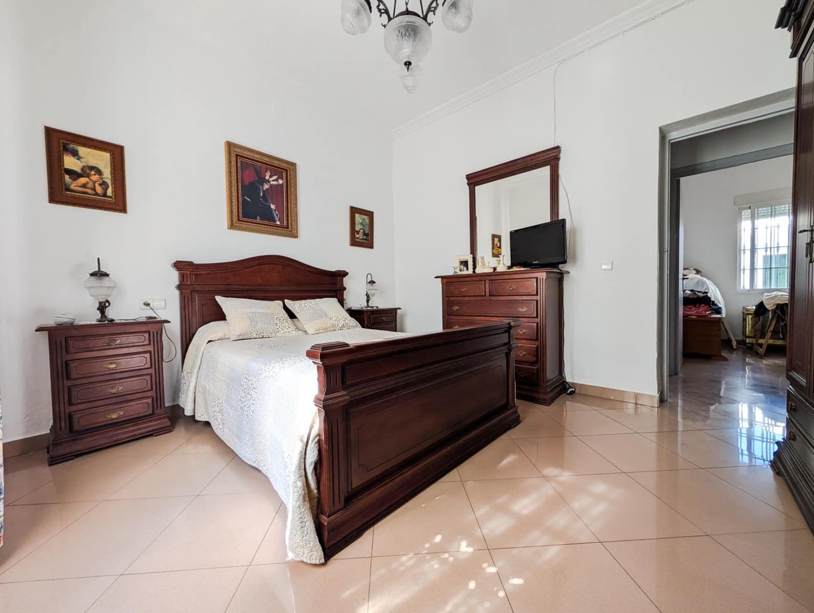 3 bedroom Townhouse for sale in Sanlucar la Mayor - € 160,000 (Ref: 9897342)