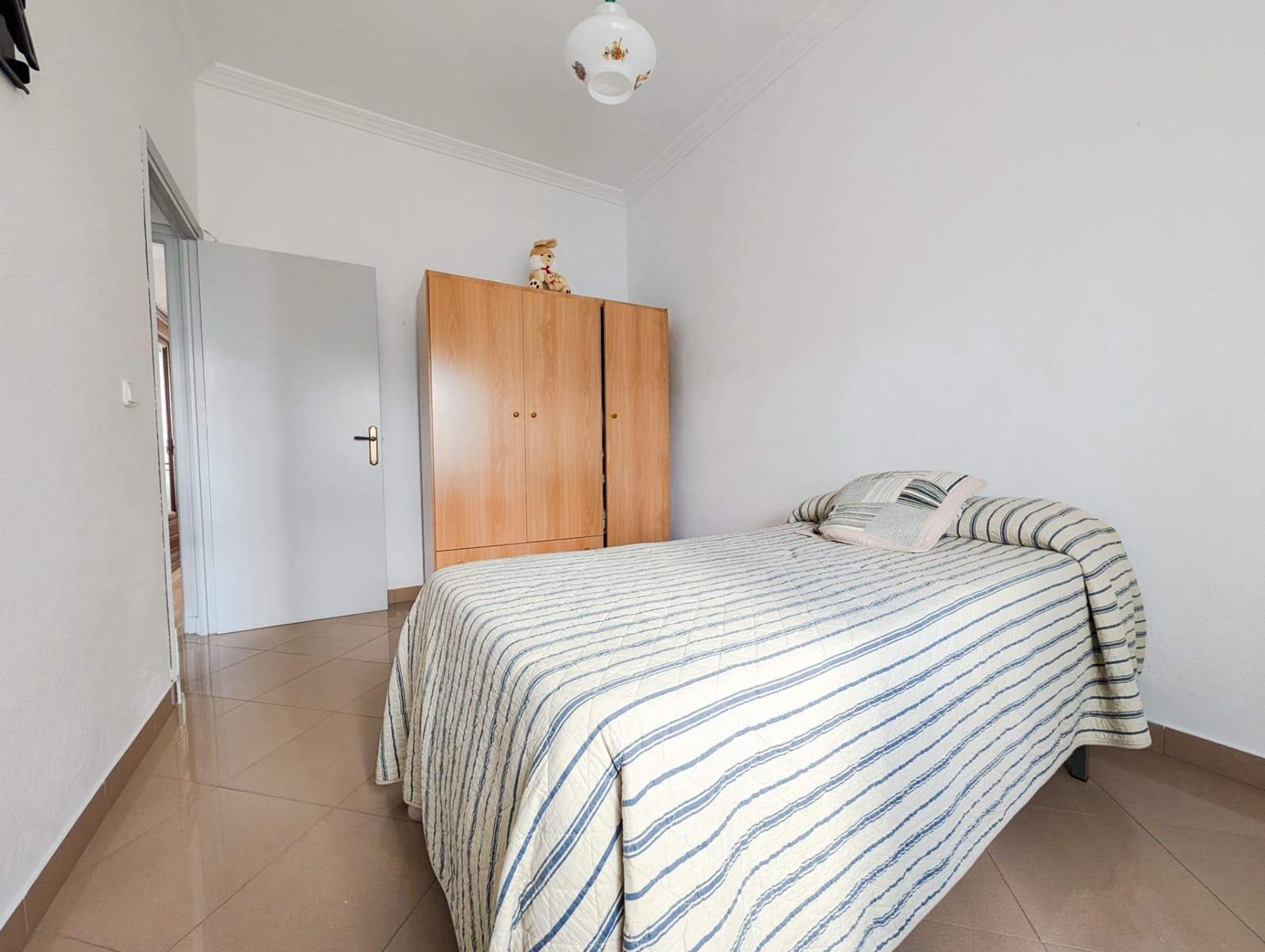 3 bedroom Townhouse for sale in Sanlucar la Mayor - € 160,000 (Ref: 9897342)