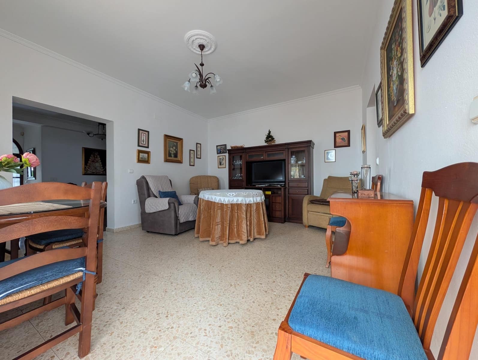 3 bedroom Townhouse for sale in Sanlucar la Mayor - € 160,000 (Ref: 9897342)