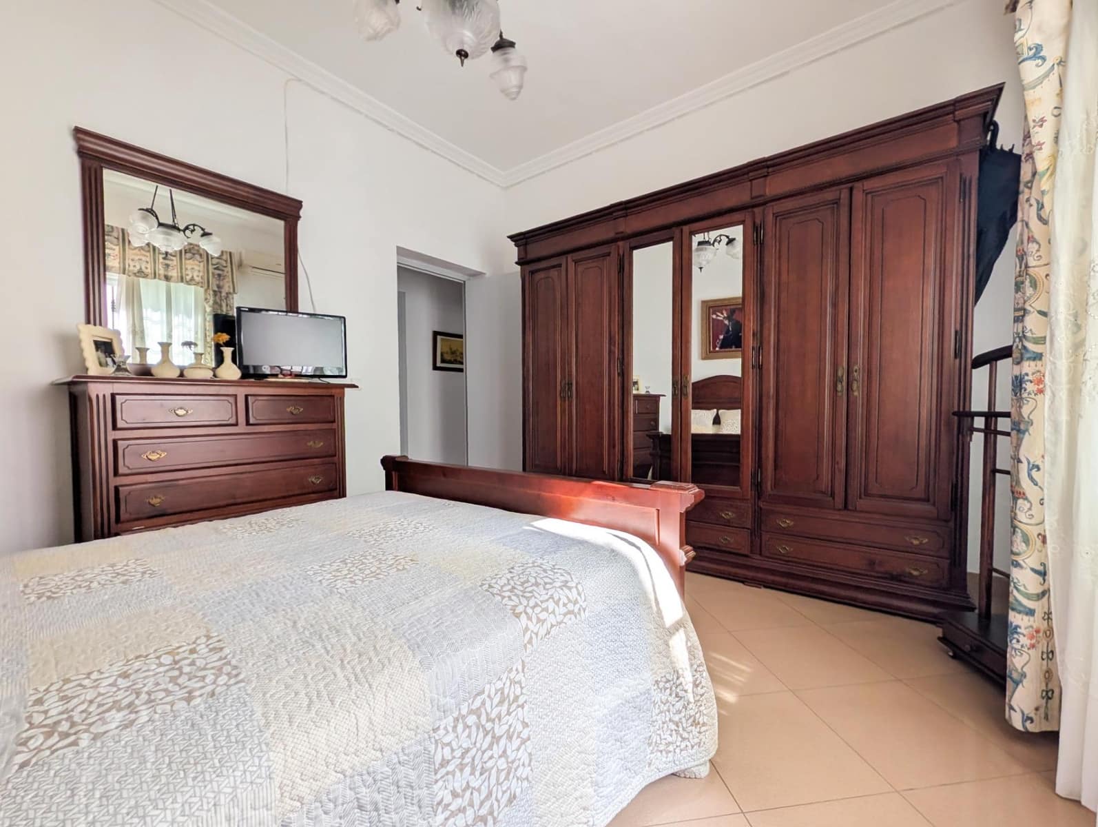 3 bedroom Townhouse for sale in Sanlucar la Mayor - € 160,000 (Ref: 9897342)