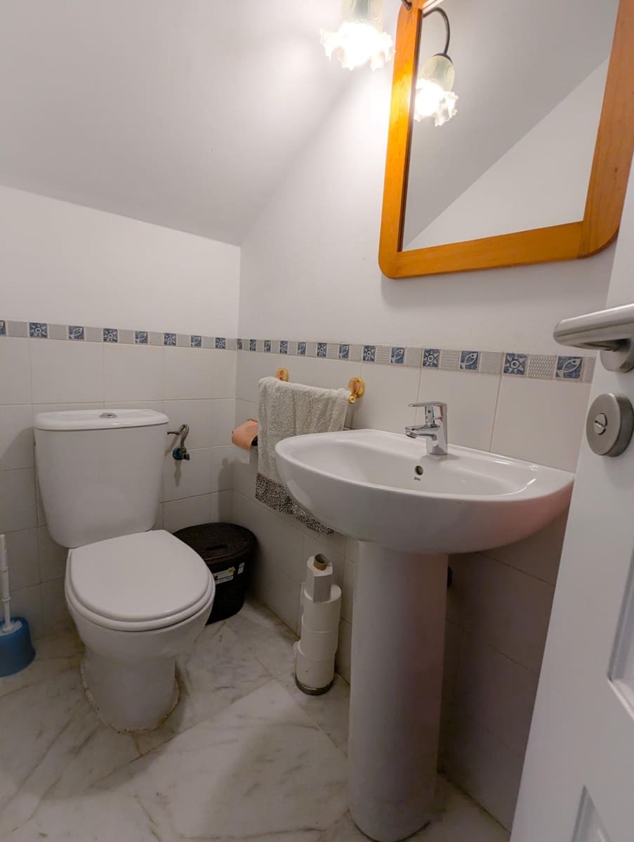 4 bedroom Semi-detached Villa for sale in Sanlucar la Mayor with pool garage - € 245,000 (Ref: 9897343)