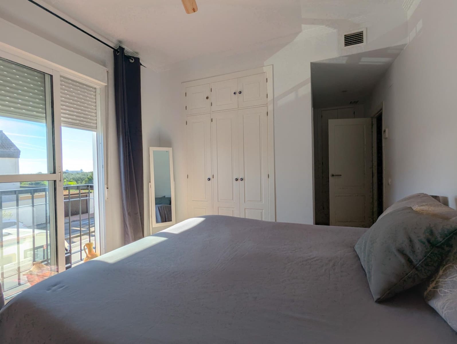 4 bedroom Semi-detached Villa for sale in Sanlucar la Mayor with pool garage - € 245,000 (Ref: 9897343)