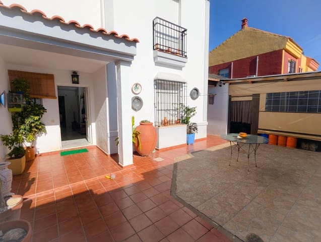 4 bedroom Semi-detached Villa for sale in Sanlúcar la Mayor with pool garage - € 245,000 (Ref: 9897343)