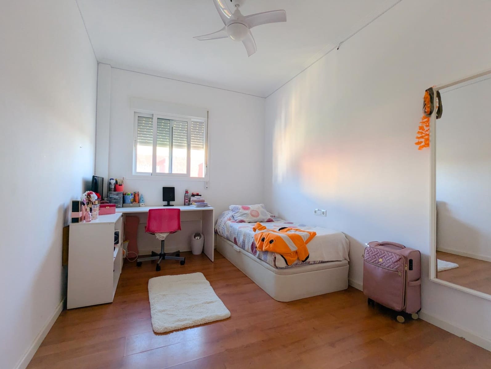 4 bedroom Semi-detached Villa for sale in Sanlucar la Mayor with pool garage - € 245,000 (Ref: 9897343)