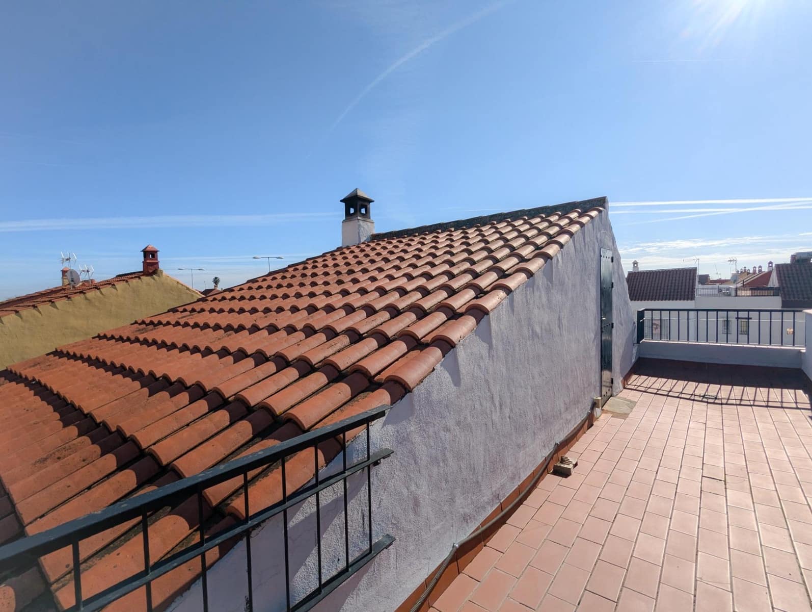 4 bedroom Semi-detached Villa for sale in Sanlucar la Mayor with pool garage - € 245,000 (Ref: 9897343)