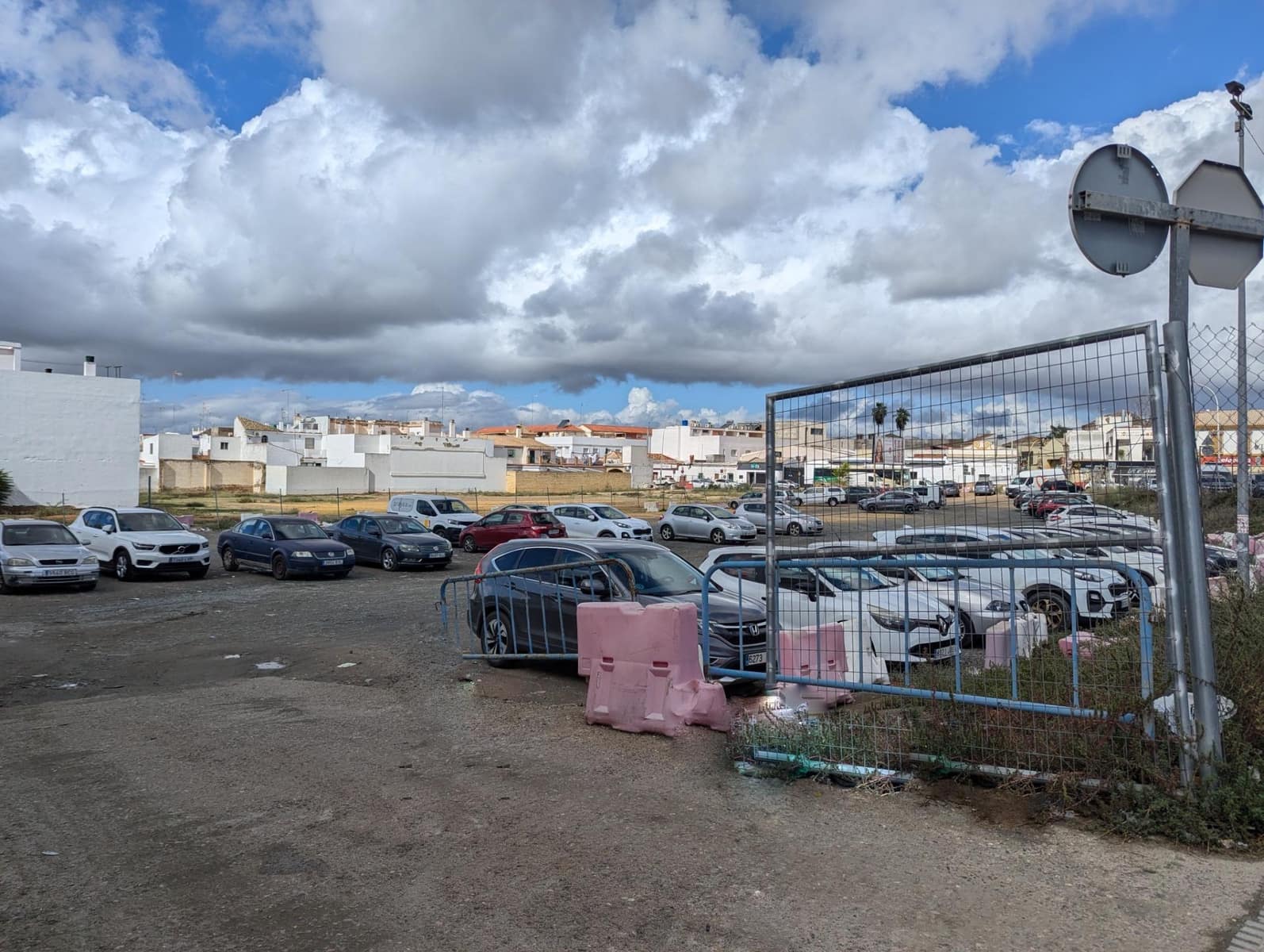1 bedroom Commercial for rent in Sanlucar la Mayor - € 420 (Ref: 9897344)