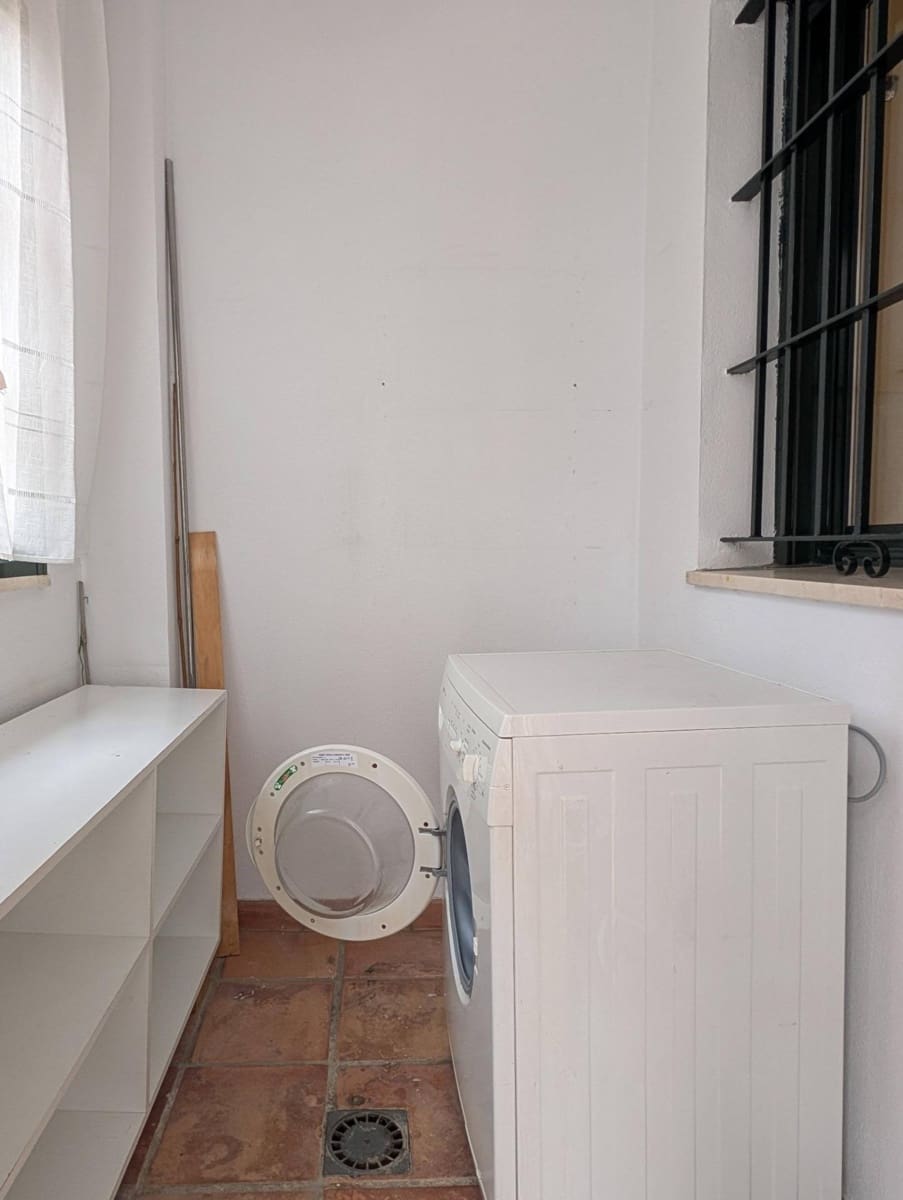 3 bedroom Townhouse for sale in Sanlucar la Mayor with pool - € 240,000 (Ref: 9897345)