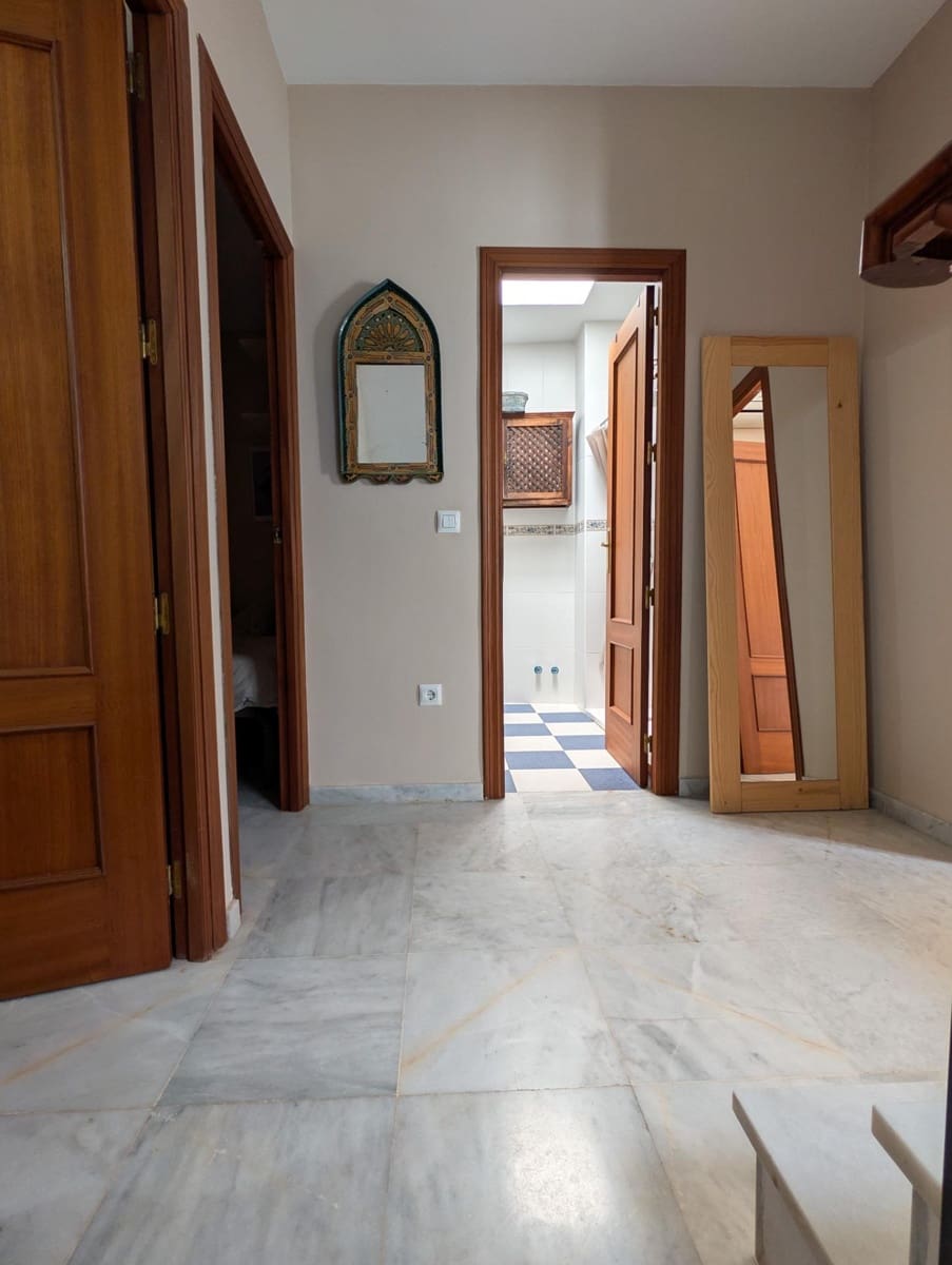 3 bedroom Townhouse for rent in Sanlucar la Mayor - € 700 (Ref: 9897346)