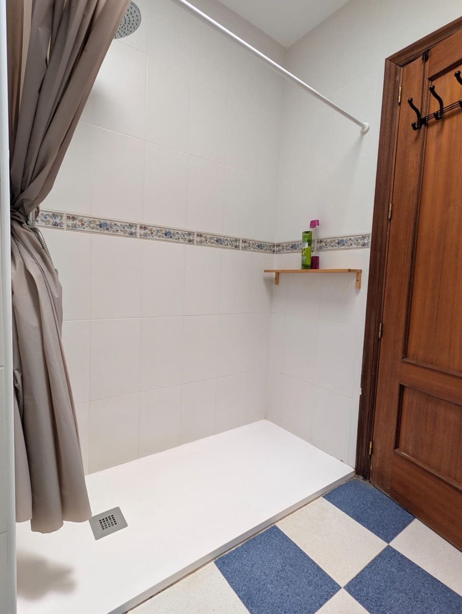 3 bedroom Townhouse for rent in Sanlucar la Mayor - € 700 (Ref: 9897346)