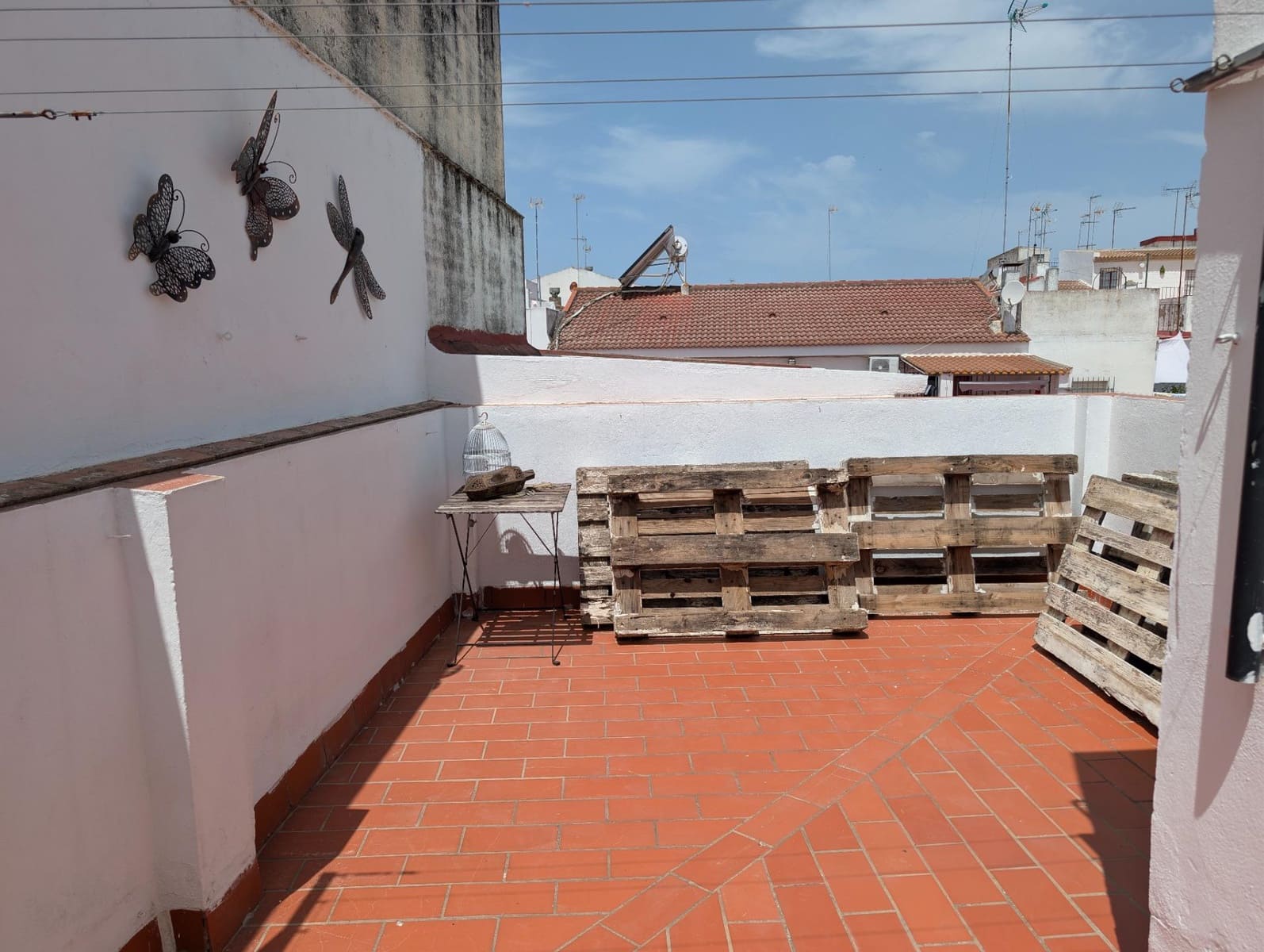 3 bedroom Townhouse for rent in Sanlucar la Mayor - € 700 (Ref: 9897346)