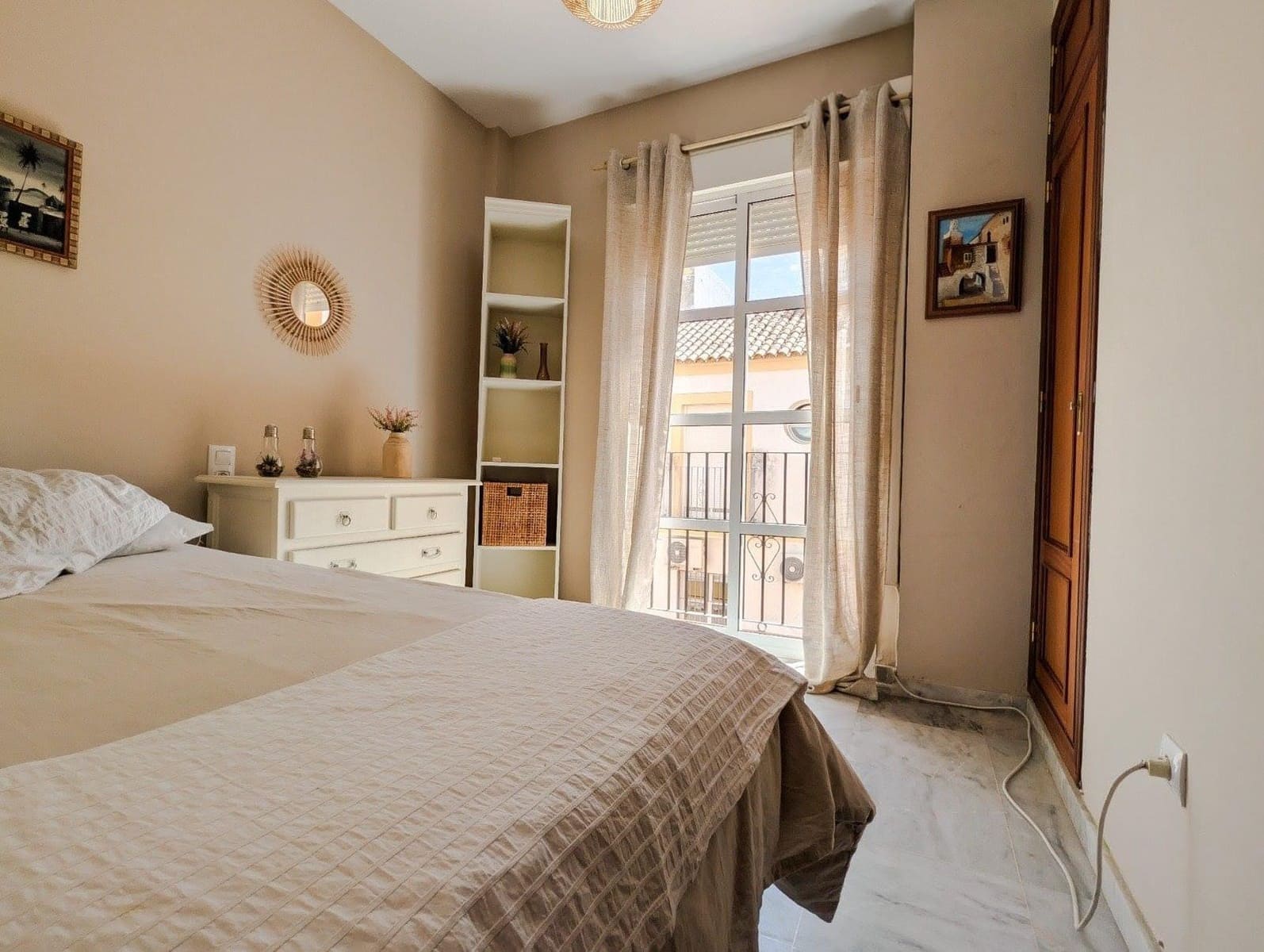 3 bedroom Townhouse for rent in Sanlucar la Mayor - € 700 (Ref: 9897346)