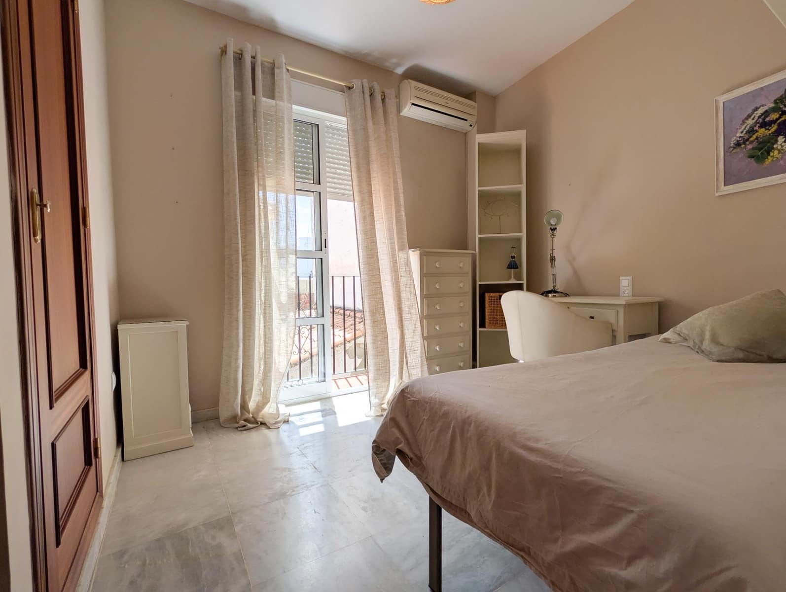 3 bedroom Townhouse for rent in Sanlucar la Mayor - € 700 (Ref: 9897346)