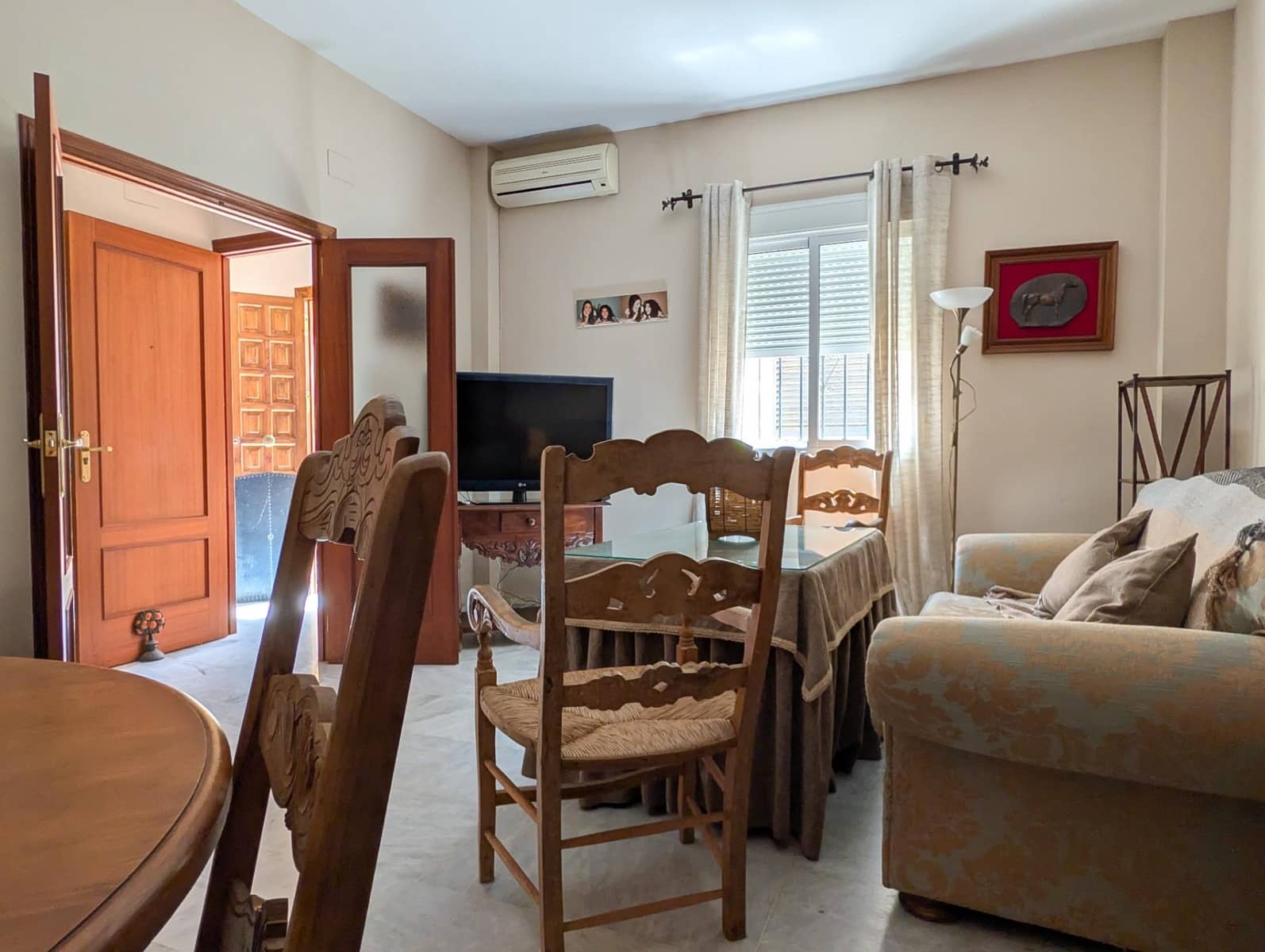 3 bedroom Townhouse for rent in Sanlucar la Mayor - € 700 (Ref: 9897346)