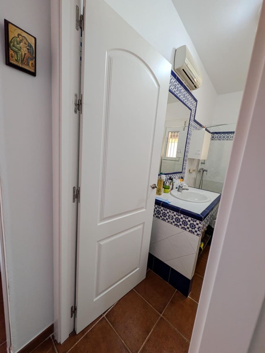 6 bedroom Villa for sale in Sanlucar la Mayor with pool - € 434,900 (Ref: 9897347)