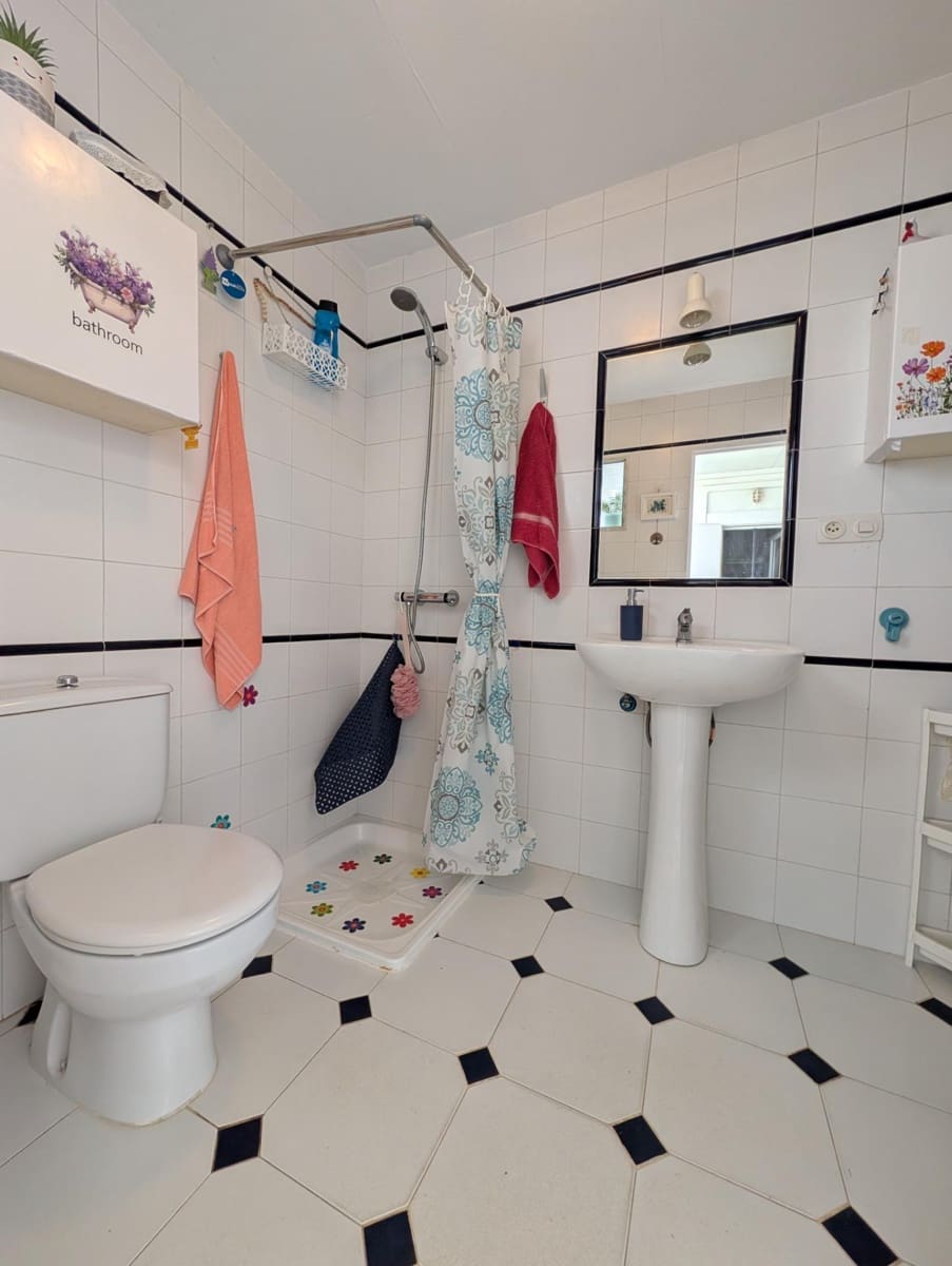 6 bedroom Villa for sale in Sanlucar la Mayor with pool - € 434,900 (Ref: 9897347)