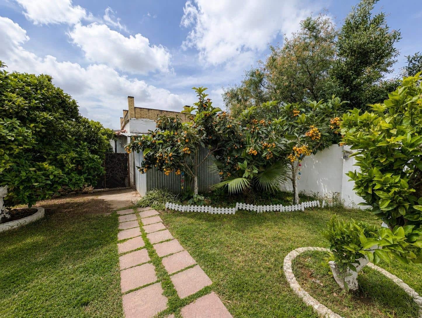 6 bedroom Villa for sale in Sanlucar la Mayor with pool - € 434,900 (Ref: 9897347)