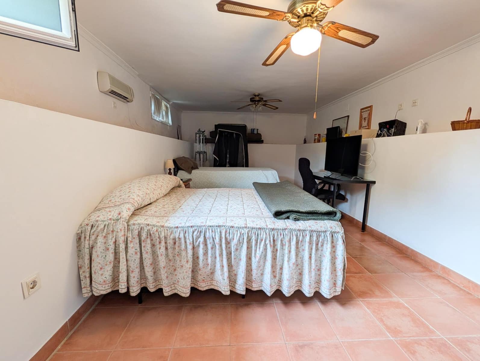 6 bedroom Villa for sale in Sanlucar la Mayor with pool - € 434,900 (Ref: 9897347)