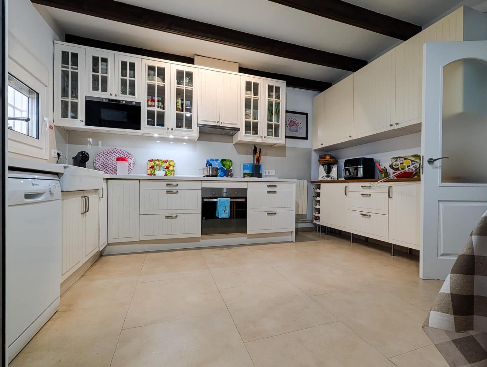 6 bedroom Villa for sale in Sanlucar la Mayor with pool - € 434,900 (Ref: 9897347)