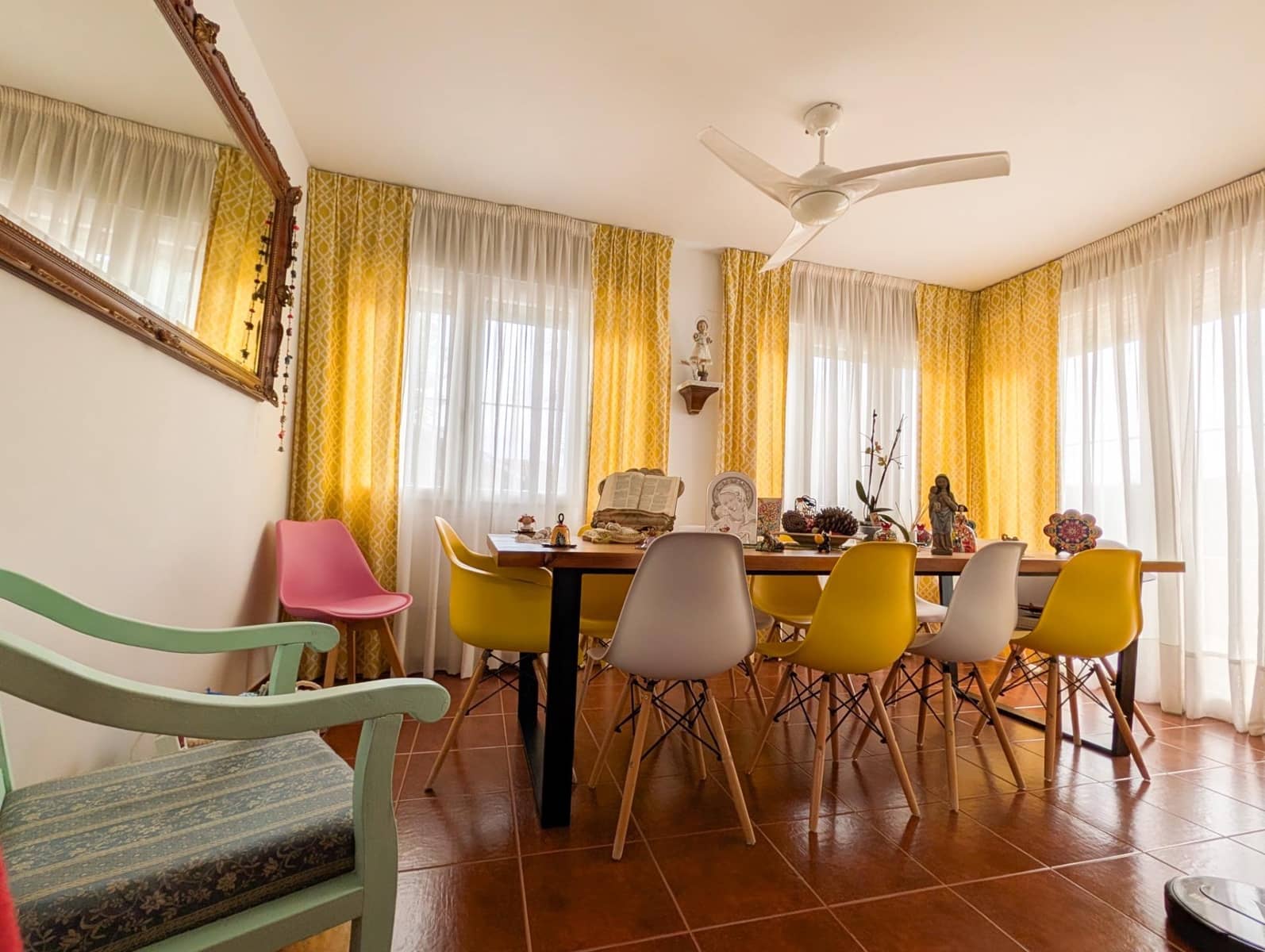 6 bedroom Villa for sale in Sanlucar la Mayor with pool - € 434,900 (Ref: 9897347)