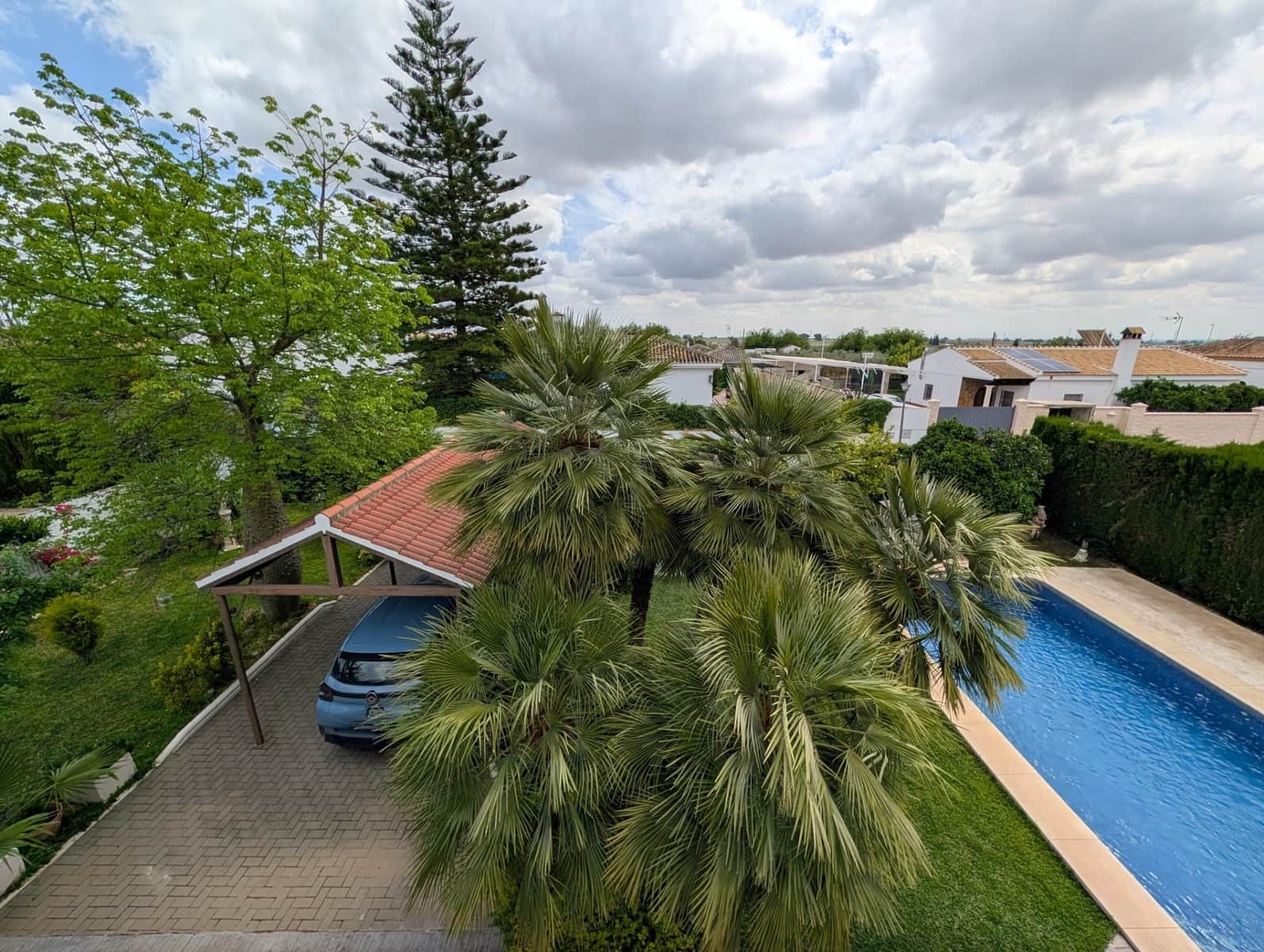 6 bedroom Villa for sale in Sanlucar la Mayor with pool - € 434,900 (Ref: 9897347)