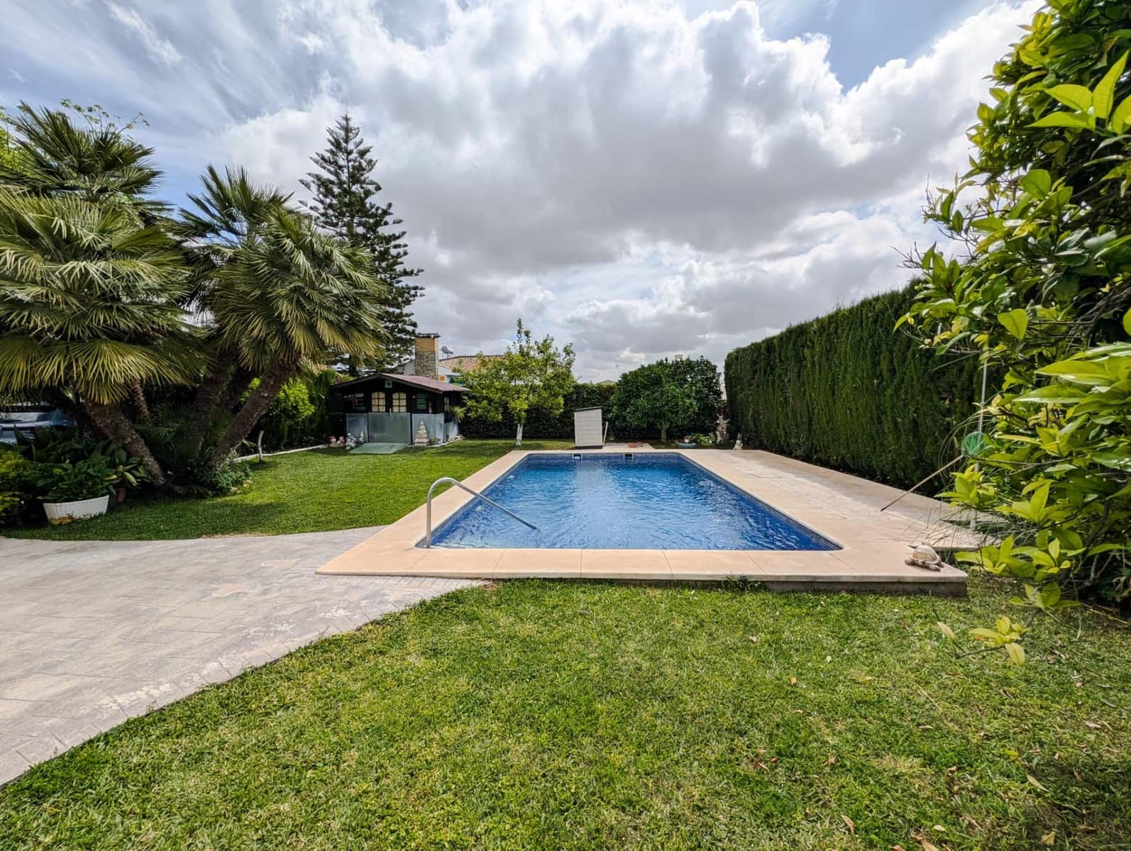 6 bedroom Villa for sale in Sanlucar la Mayor with pool - € 434,900 (Ref: 9897347)