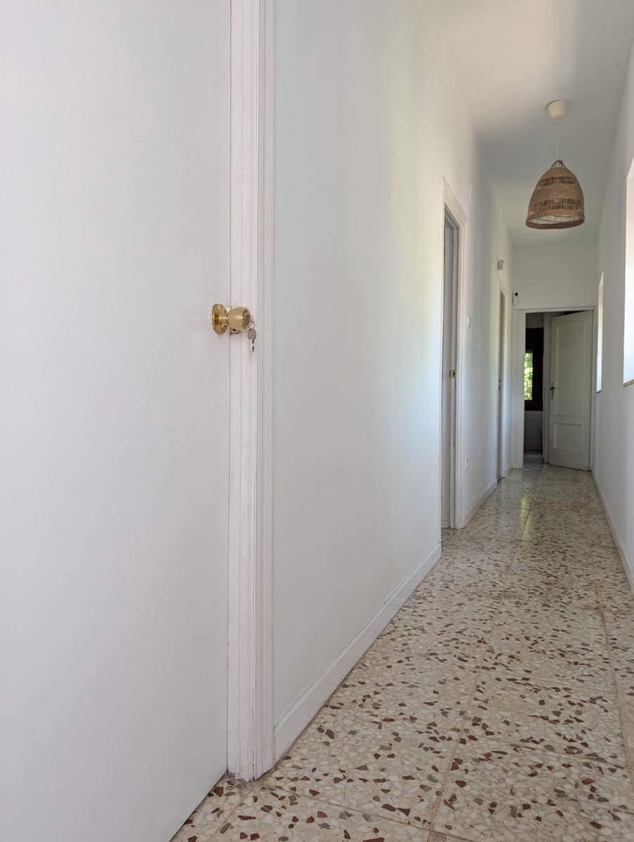 3 bedroom Villa for sale in Sanlucar la Mayor - € 280,000 (Ref: 9897349)