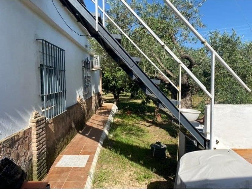 3 bedroom Villa for sale in Sanlucar la Mayor - € 280,000 (Ref: 9897349)