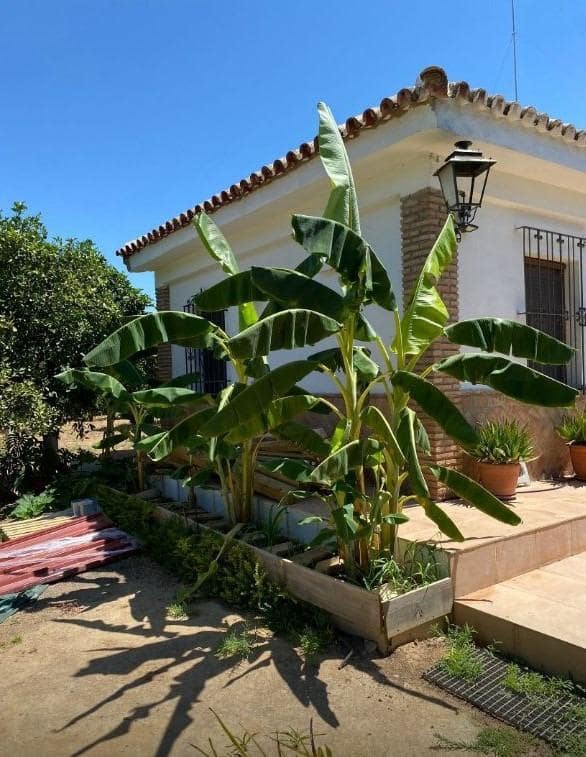 3 bedroom Villa for sale in Sanlucar la Mayor - € 280,000 (Ref: 9897349)