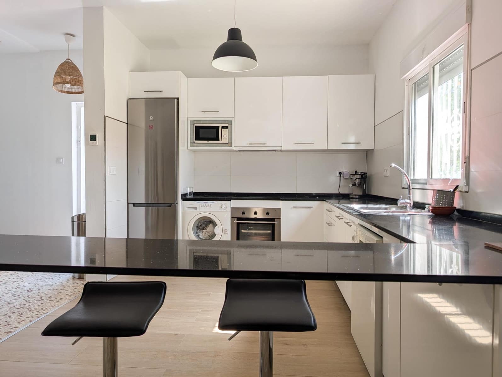 3 bedroom Villa for sale in Sanlucar la Mayor - € 280,000 (Ref: 9897349)