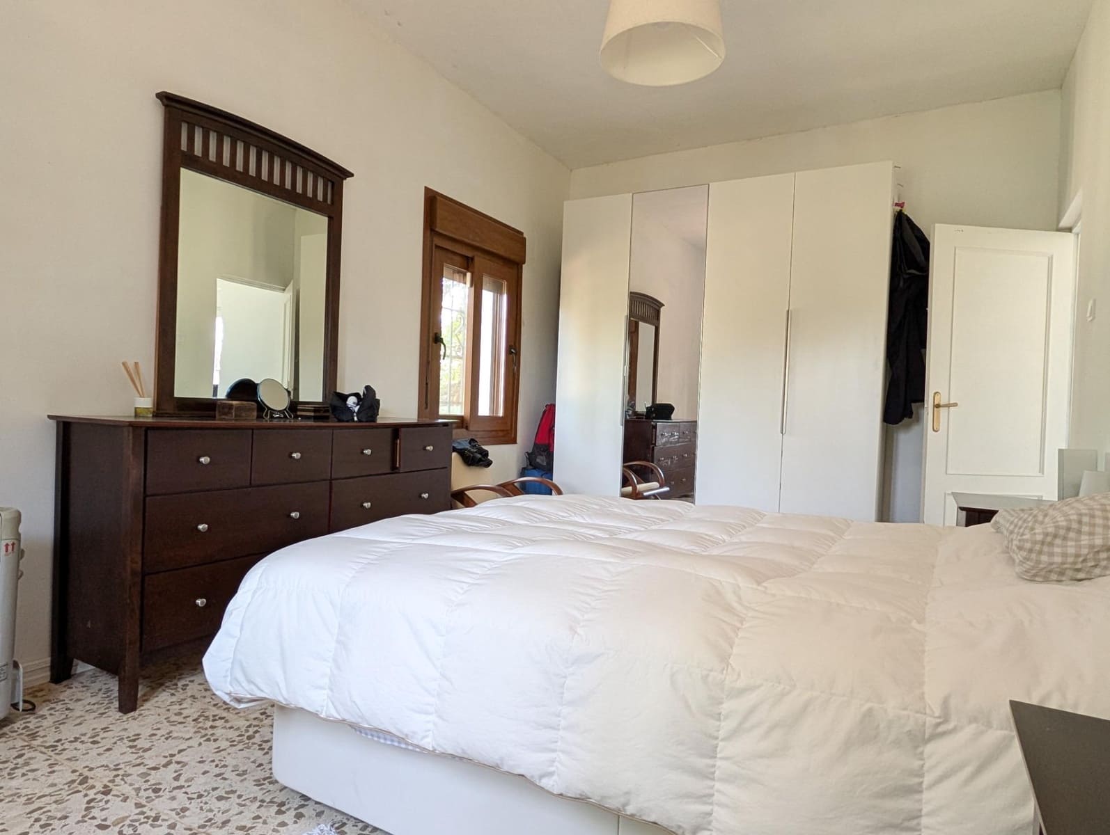 3 bedroom Villa for sale in Sanlucar la Mayor - € 280,000 (Ref: 9897349)
