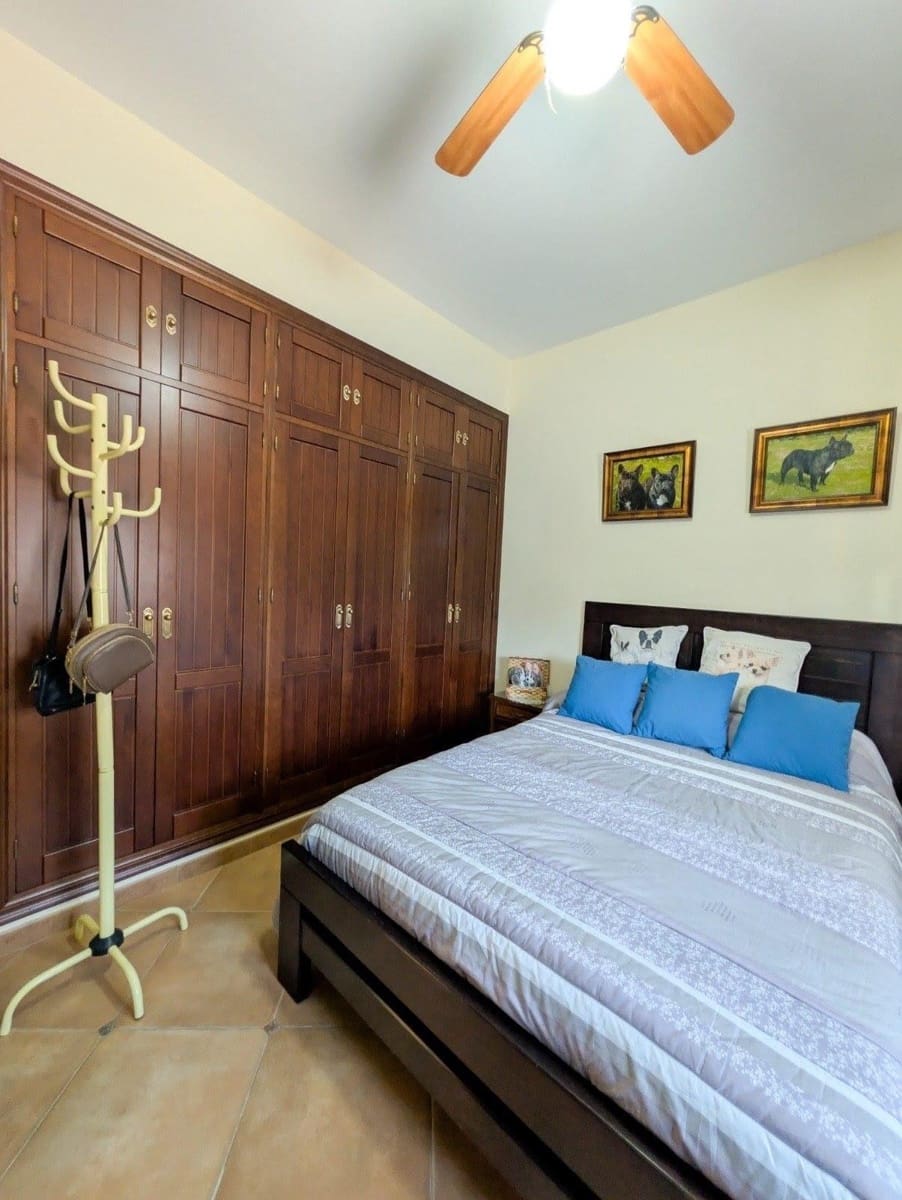 5 bedroom Villa for sale in Sanlucar la Mayor with pool garage - € 420,000 (Ref: 9897350)